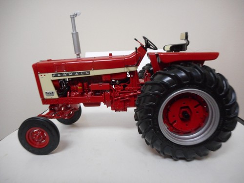 Ertl 1/16 Farmall 706 tractor Precision Series 16 - Picture 7 of 11