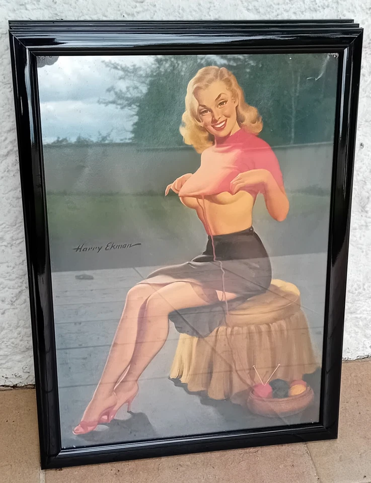 CADRE PHOTO AVEC VERRE PIN’UP : La tricoteuse - Photo 1/1