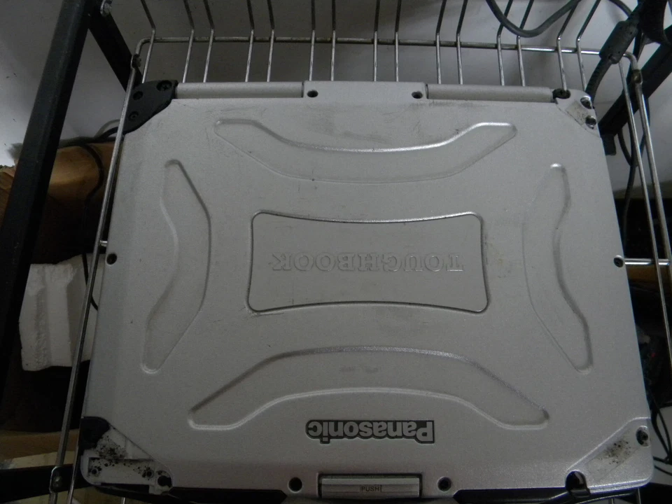 Panasonic Toughbook CF-29 60 GB, Intel Pentium M, 1,6 GHz, 512 MB serie 9 pines puerto Foto 3 de 4