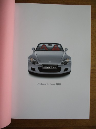 Honda S2000 UK Sales Brochure (2002) - Picture 2 of 15