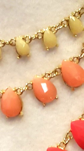 Ombre Elfenbein Pfirsich Melone Träne Perlen Kette Latz 3 Strang Halskette Set Gold - Bild 3 von 7