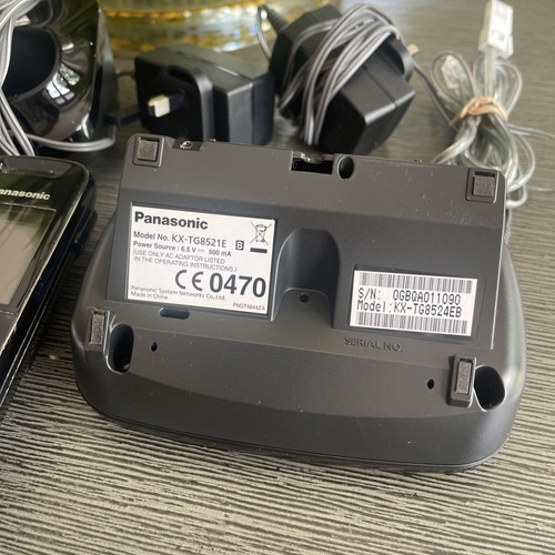 Panasonic KX-TG8521E cyfrowy bezprzewodowy zestaw 3 telefonów sekretarka - Zdjęcie 5 z 8