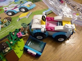 LEGO Friends 41086  Vet Ambulance Complete w/ Mini Fig Instruction Manual Extras