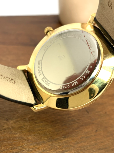 Reloj para mujer Michael Kors MK2747 Pyper cuarzo dorado correa de cuero negro 38 mm - Imagen 6 de 13