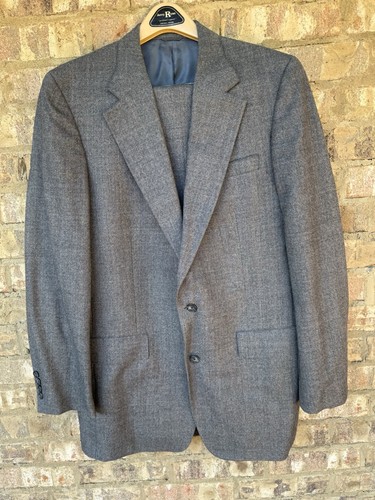 Barney’s New York Pure Wool Men’s 2 Piece Herringbone Suit 44L Pants 38X34 - Picture 2 of 10