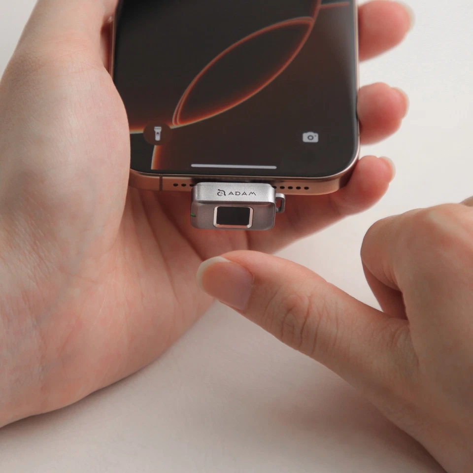 iKlips S USB-C Touch Fingerprint SSD 256GB - Image 3 of 4