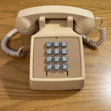 Vtg 1973 Bell System Telephone 2500D Push Button Desk Phone Prop Untested