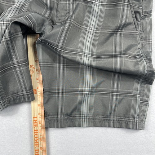 Fila Sport Golf Shorts Mens Size 34 Gray & Black Plaid - Picture 8 of 8