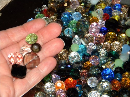 NEW 25/Pc GLASS Faceted Jesse James Beads 6-12mm RANDOMLY PICKED Beads - Picture 3 of 12