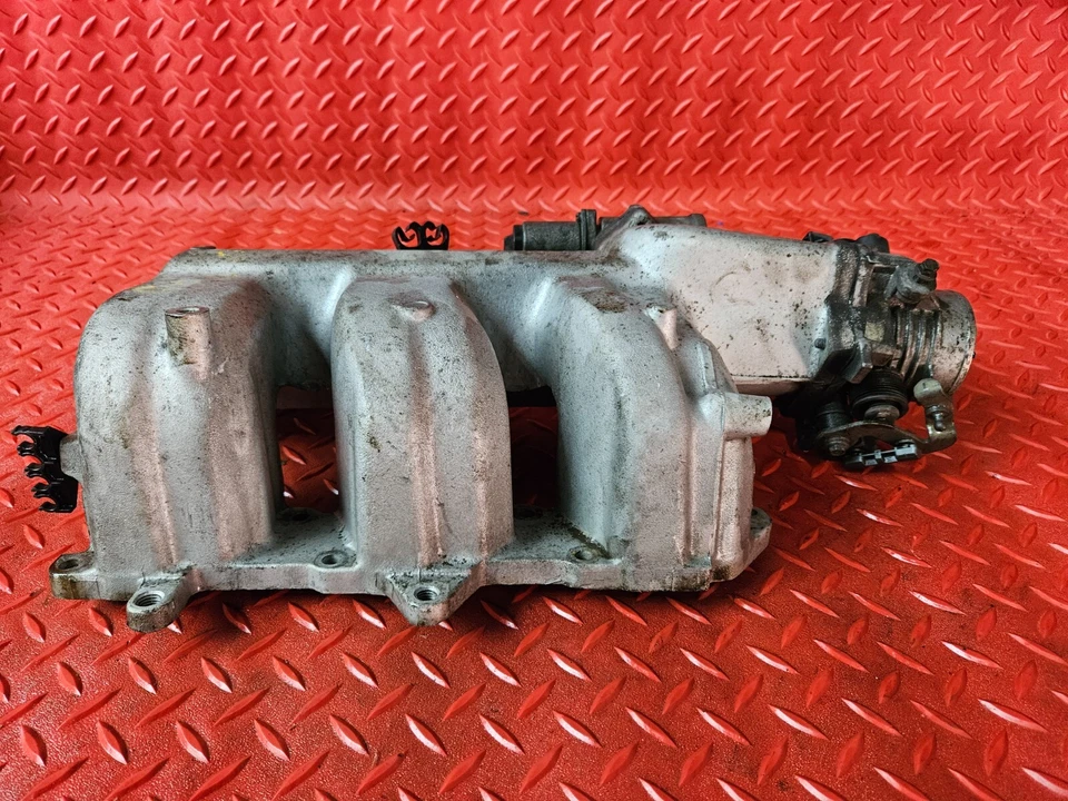 1991-1994 Ford Ranger Upper Intake Manifold 4.0l w/ MAP Sensor & Throttle Body - Image 2 of 4