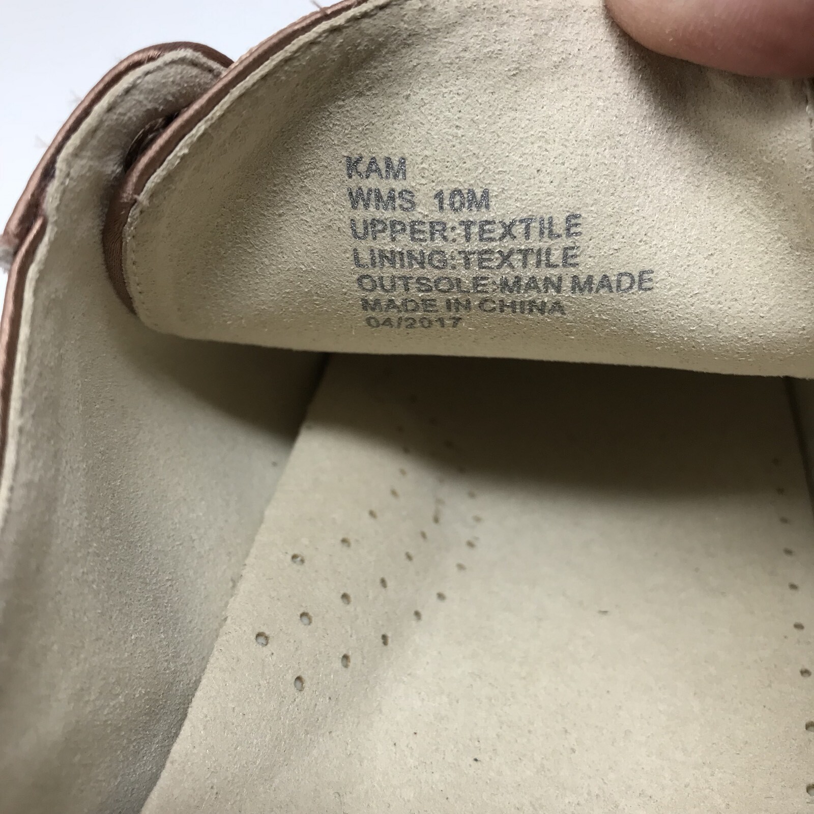 Kenneth Cole Womens Sz 10 10 10 KAM bluesh Pink Satin Lace Up Sneakers DISPLAY PAIR 4b4368 Kenneth Cole Womens Sz 10 10 10 KAM bluesh Pink Satin Lace Up Sneakers DISPLAY PAIR 4b4368