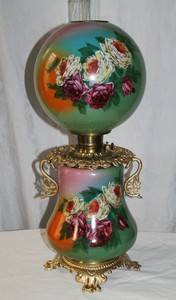 Victorian-Hand-Painted-Gone-with-the-Wind-Oil-Lamp-W-ROSES-GWTW-Banquet-Lamp