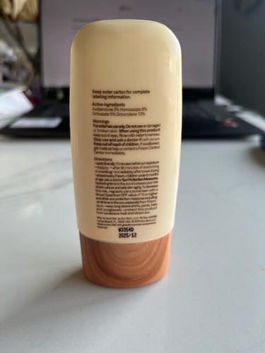 Sun Bum Tagesgel Breitspektrum LSF 50 Gel 1,7 Unzen Sonnenschutz Feuchtigkeit EXP. 12/25 - Bild 4 von 5