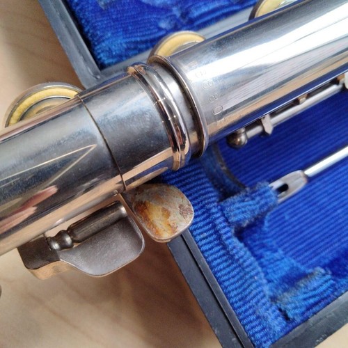 YAMAHA Flute YFL-23 NICKEL SILVER INSTRUMENT Music with Hard case Student Model - Picture 8 of 10