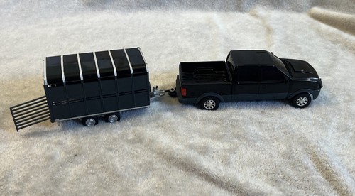 JOHN DEERE Black Pickup QuadCab Truck w/ Horse Trailer - Picture 2 of 5