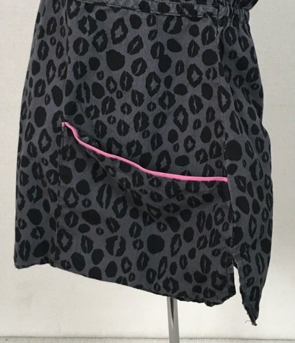 Heart Soul Women Scrub Top Size XS Gray Black Leopard Print Pink Embroider Ribbo - Picture 6 of 15