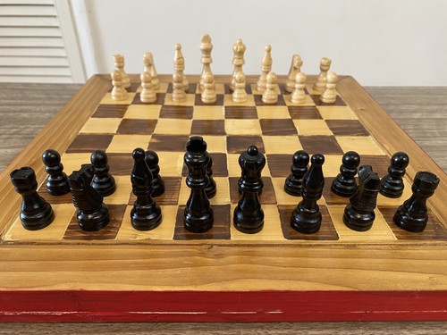 Vintage Complete Chess Set With Solid Wood Chess Board & Hand Carved Pieces - Picture 7 of 16