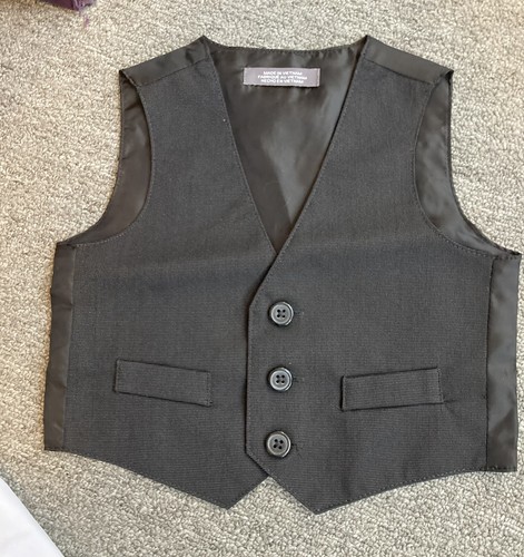 Super Cute Van Heusen Gray Boy's 4 Piece Suit Set Red Clip Tie 6-9 Months NWOT - Picture 7 of 8