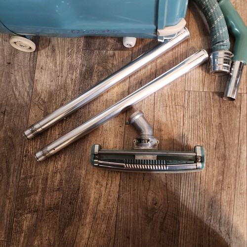 Vintage Electrolux Blue Canister Vacuum Cleaner Model L ~ TESTED & WORKS - Picture 10 of 13