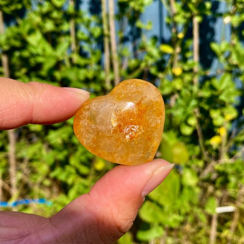 27G Natural yellow glue flower stone hand polishing love reiki healing - Picture 3 of 12