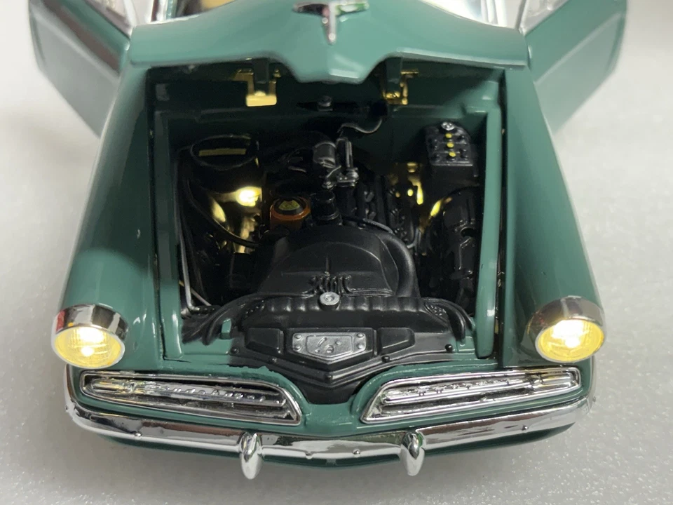 Studebaker Starliner 1953 escala 1/18 Maisto edición especial luces de trabajo Foto 3 de 4