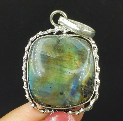 Natural Labradorite Gemstone Pendant 925 Sterling Silver Jewelry - Picture 2 of 5