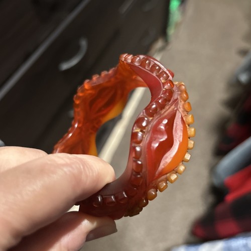 Vintage Bakelite Hand Carved Collectible End Of Day Prystal Lips Orange Bangle - Picture 15 of 16