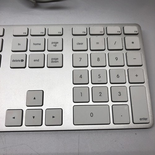 Apple A1243 MB110LL/A USB Port Wired Keyboard MB110LL/B Numeric Keypad - Picture 6 of 7