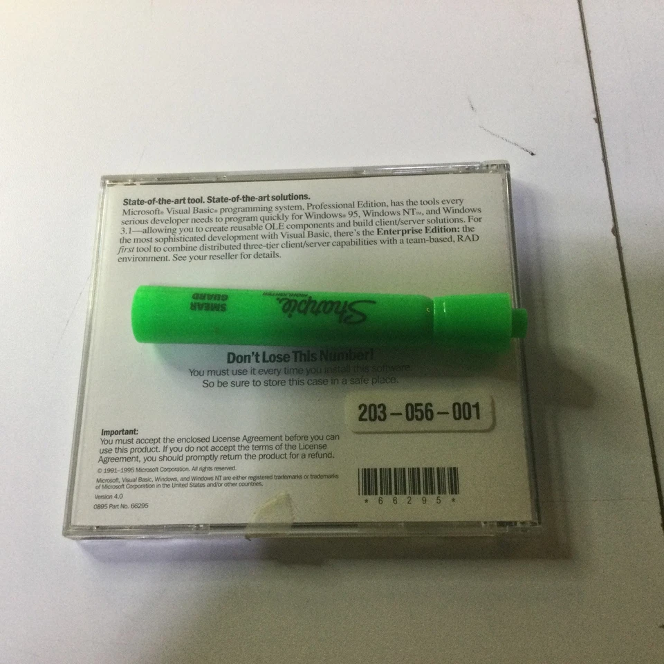 Microsoft Visual Basic Professional Edition 4.0 con llave de CD. Win 95 NT 3.1 Foto 2 de 4