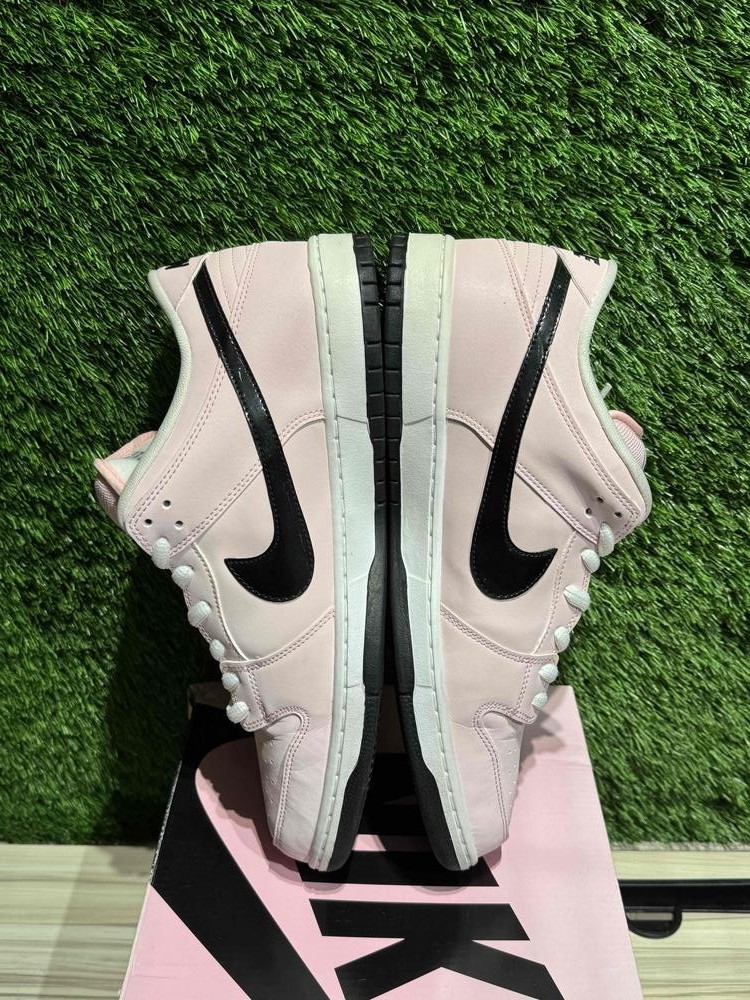 Size 13M/14.5W - Nike SB Dunk Low Pink Box Sz 13.. 833474