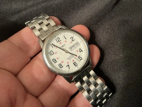 Vtg Timex Indiglo WR30M Stainless Steel Men Wristwatch Day Date Scratches