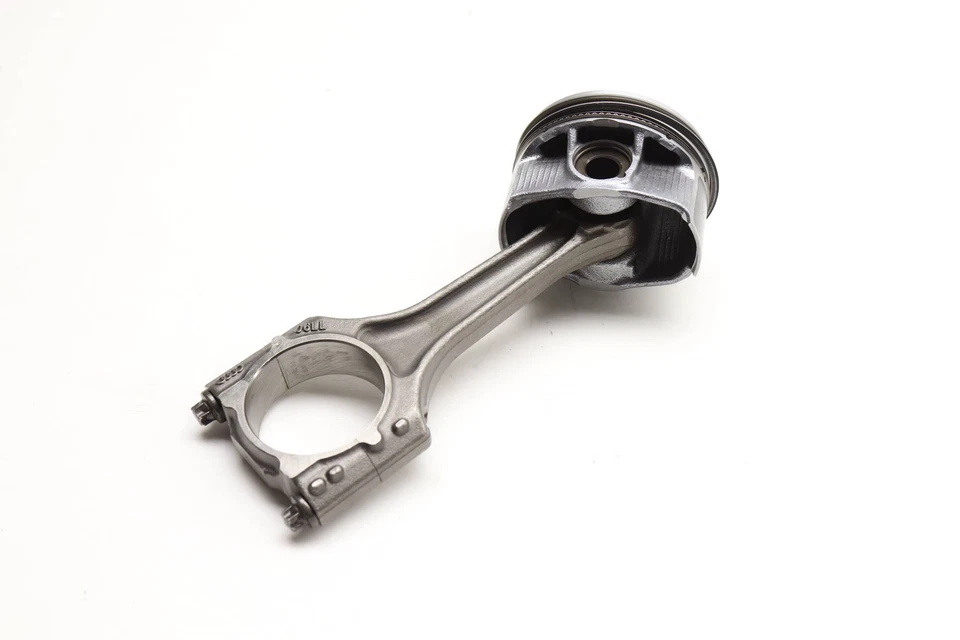 AUDI A3 QUATTRO 2022-2024 2,0 L - Pistón con varilla de conexión 06N107065 k Foto 2 de 4