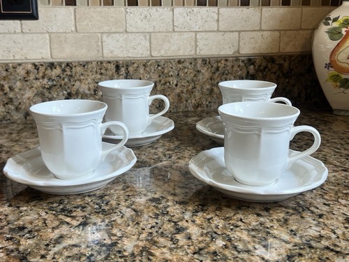 Mikasa French Countryside F9000 Weiß Kaffeetasse & Untertasse Teller 4 Personen Set