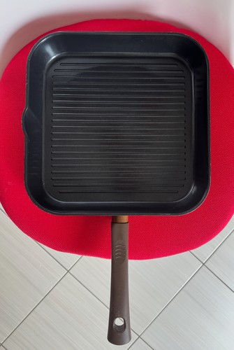 U 28x28cm Grillpfanne Antihaft Keramik alle Kochfelder Top Zustand - Bild 1 von 7