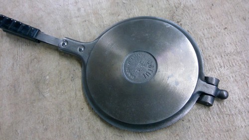 Vtg Jotul No. 6 Heart Shaped Cast Iron Waffle Maker - Picture 9 of 15