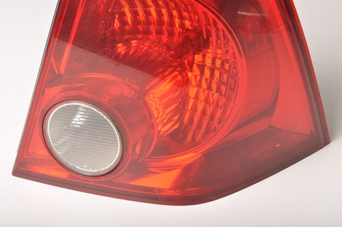 DAIHATSU YRV 1.3 16V 87CV Luz Trasera Derecho - Imagen 2 de 7