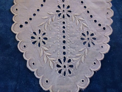 superbe et neuve lavalliére brodée main richelieu sur toile métis 35x21cm  - Picture 2 of 5