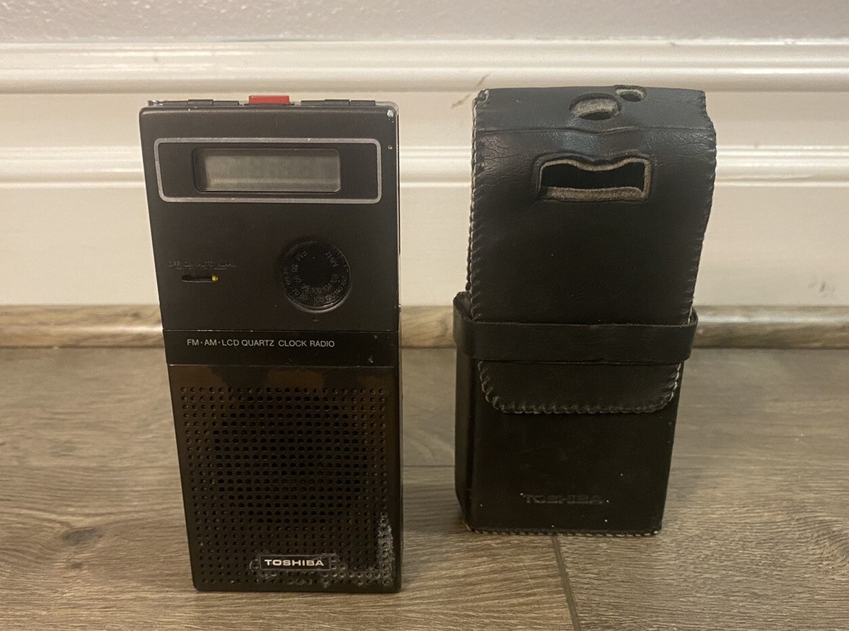 Vintage Toshiba Portable LCD Quartz AM/FM Clock Radio Model