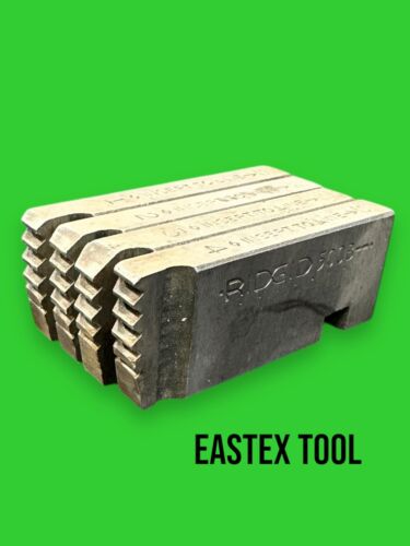RIDGID 48660 1-1/4-7 UNC 500B UNIVERSAL RH BOLT DIE SET - Picture 2 of 6