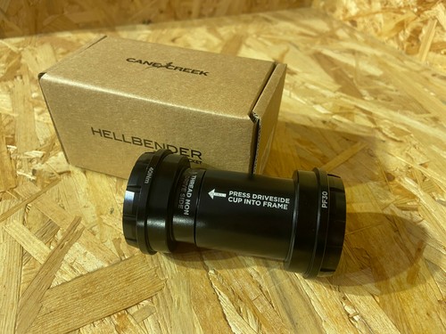 Cane Creek Hellbender 70 PF30 46x68 30mm Bottom Bracket #BAI0145 - Picture 3 of 4