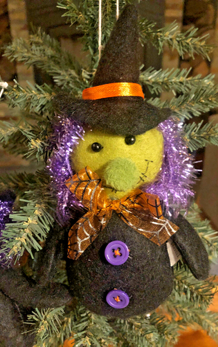New Transpac Primitive Felt Halloween Witch Ornament - Lot of 2 - Picture 3 of 3