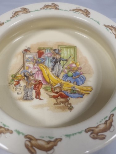 Royal Doulton Bunnykins Dressing Up Baby Plate/bowl - Picture 3 of 11