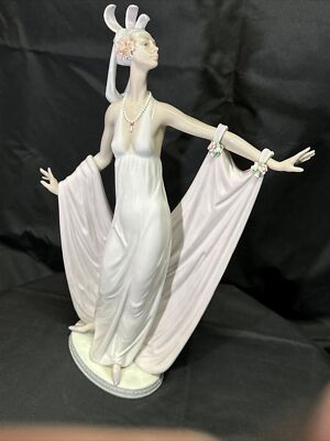Vtg Retired Lladro Dama Solemne Grand Dame Porcelain