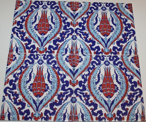 Piastrella ceramica turca rialzata Iznik grande motivo tulipano rosso 8"x8" (20cmx20cm) - Foto 3 di 3