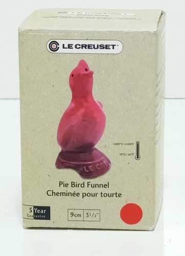 Le Creuset Pie Bird Funnel Red Baking Pies Kitchen Decor Home Cooking - Picture 2 of 5