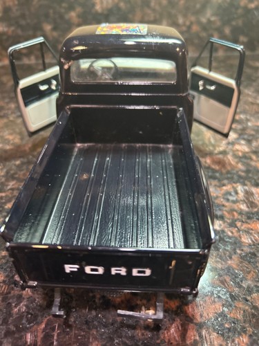 53 Ford pickup Road Legends 1/18 scale metal truck black/ red wheels 92148 F100 - Picture 4 of 13