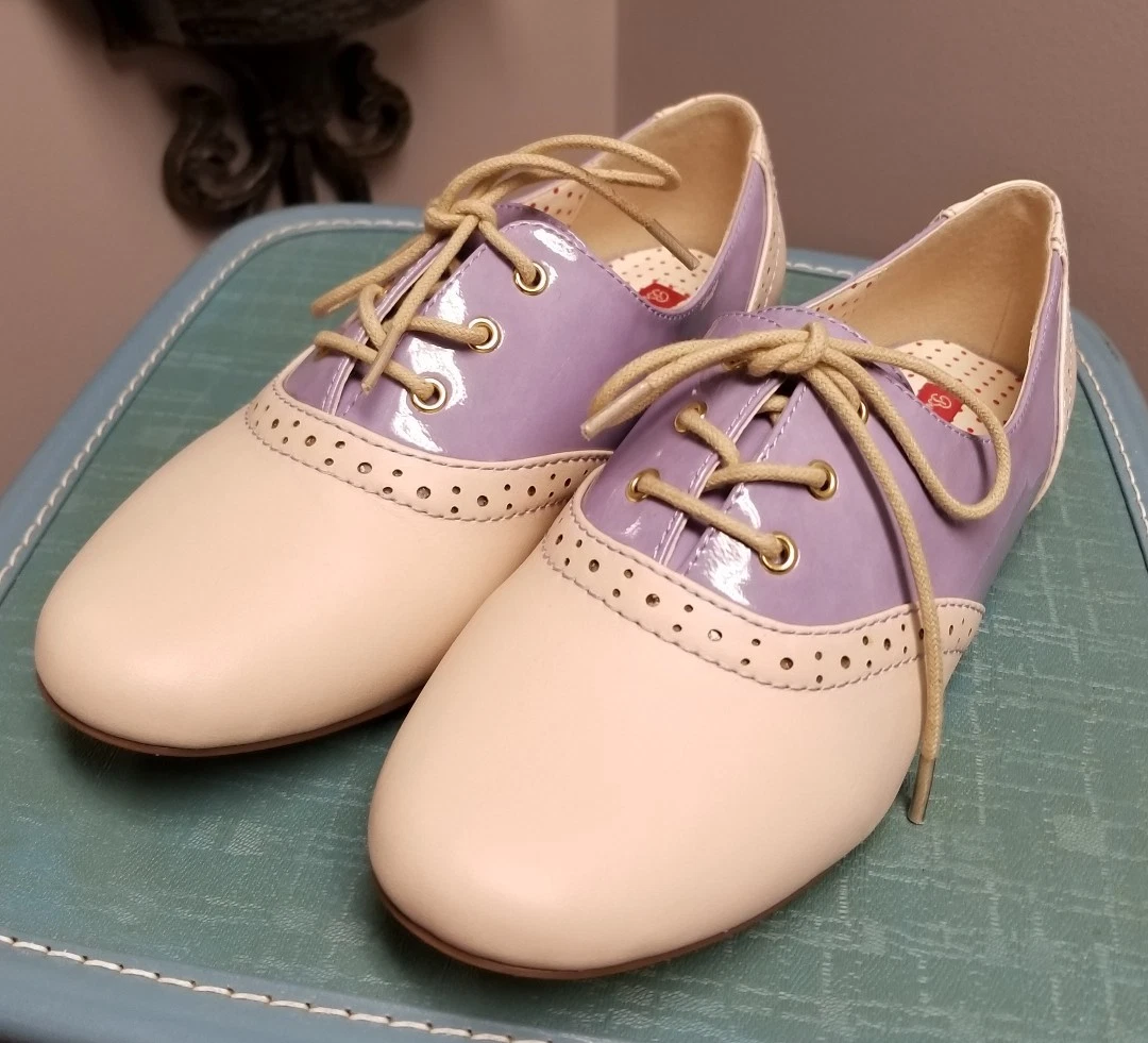 Bait footwear, Emmie Lavender Biege Flats with laces Size 7