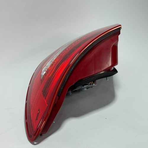 2012-2015 MERCEDES W204 C250 C300 RIGHT PASSENGER SIDE TAIL LIGHT LAMP LED OEM - Picture 9 of 21