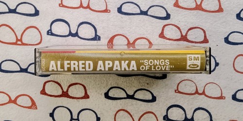 Alfred Apaka Songs of the Islands 1984 Cassette Album Hawaiian VG+/VG+ - Picture 2 of 5