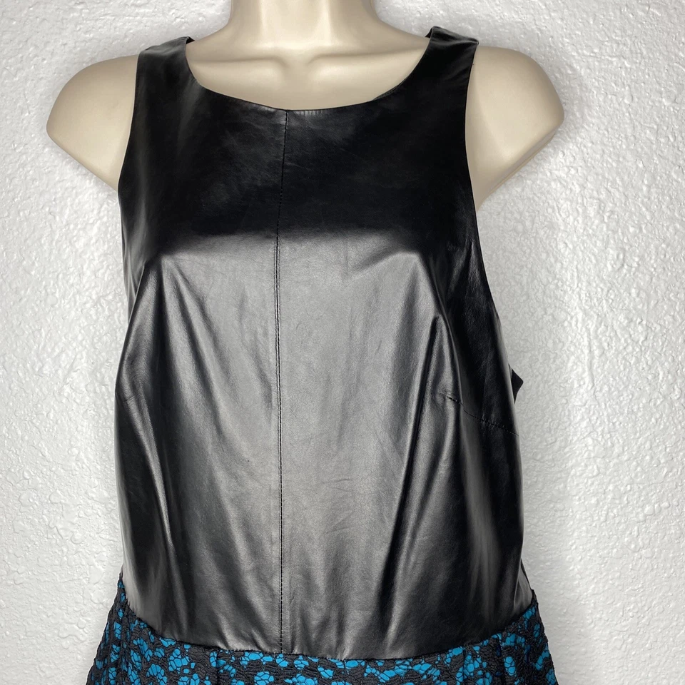 Vestido corto sin mangas de encaje de cuero de Victoria's Secret talla 10 Foto 3 de 4